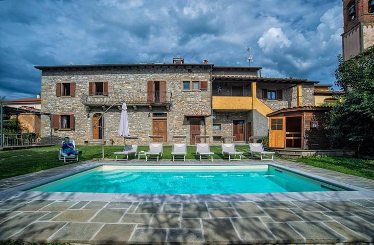 Ferienhaus für 9 Personen, mit Balkon und Terrasse sowie Garten und Pool in Castel San Niccolò
