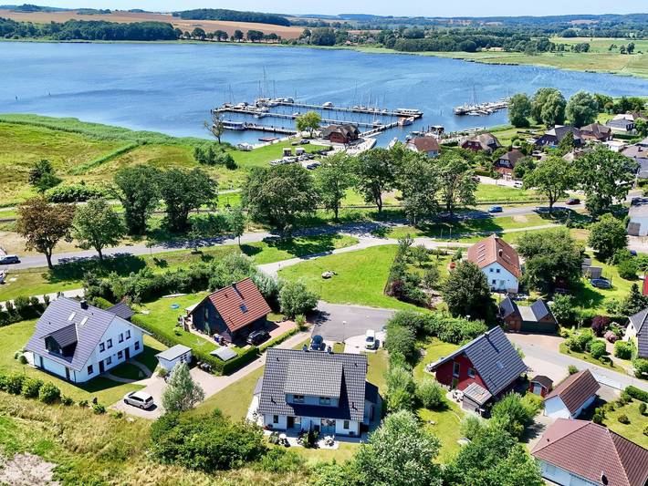 Ferienhaus für 4 Personen, mit Garten und Seeblick sowie Sauna und Terrasse am Greifswalder Bodden - 2