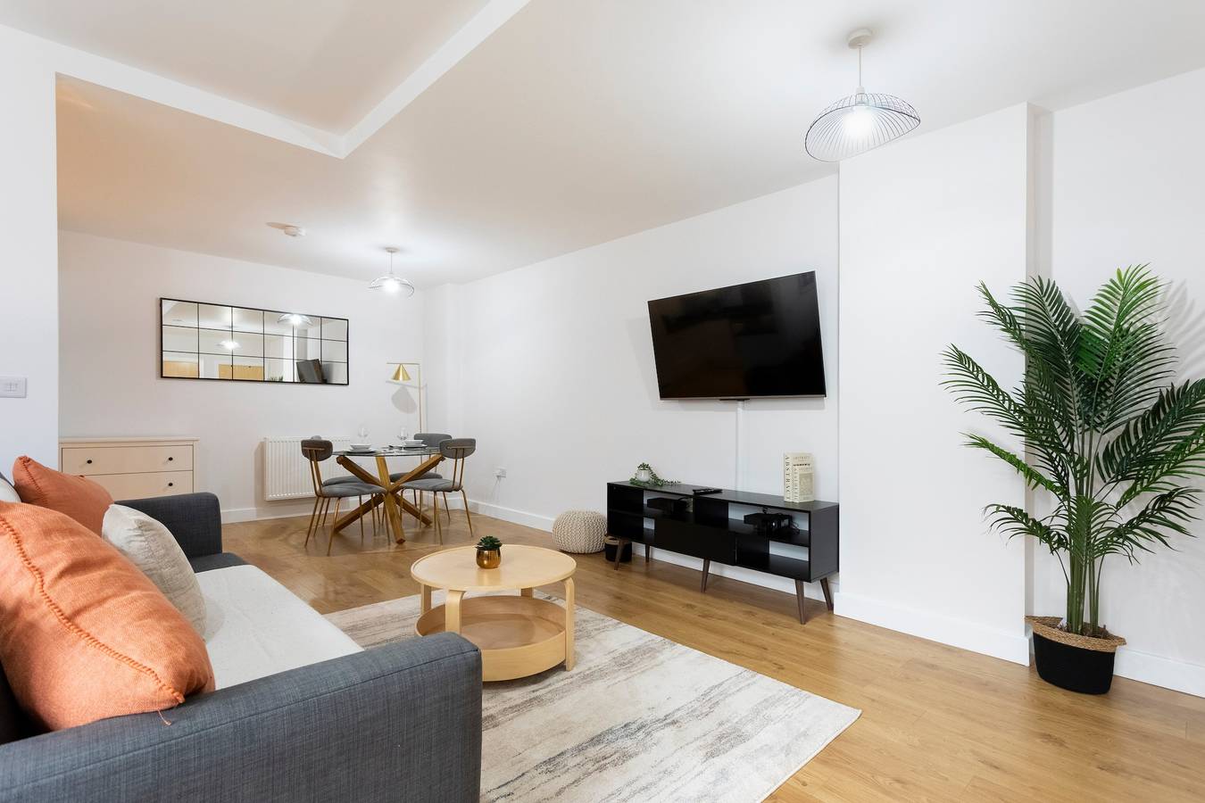 Ganze Ferienwohnung, The Albany Sleeps 2 with Wifi in Surrey