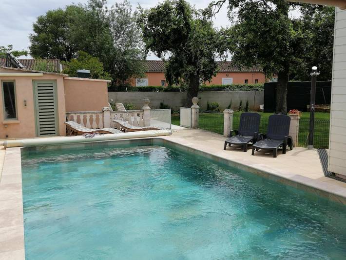 Appartement de vacances pour 2 personnes, avec vue ainsi que jardin et piscine