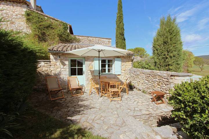 Location de vacances pour 4 personnes, avec piscine ainsi que jardin et terrasse à Verfeuil - 4