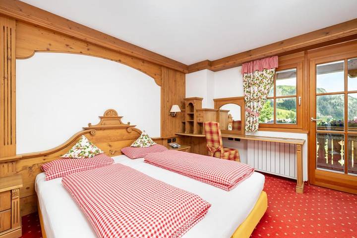 Hôtel pour 3 personnes, avec jacuzzi ainsi que jardin et sauna à Arabba - 4