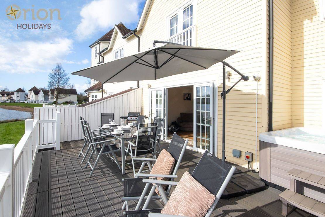 Windrush Lake 82, Puffin Lodge in Gloucestershire