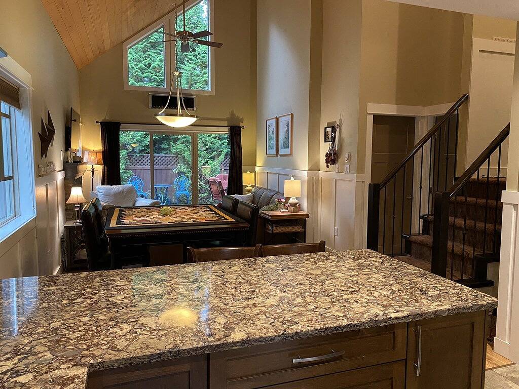 Pet Friendly 2 Schlafzimmer plus Dachboden, in Parksville schönen Urlaubsgebiet in Parksville, Regional District of Nanaimo