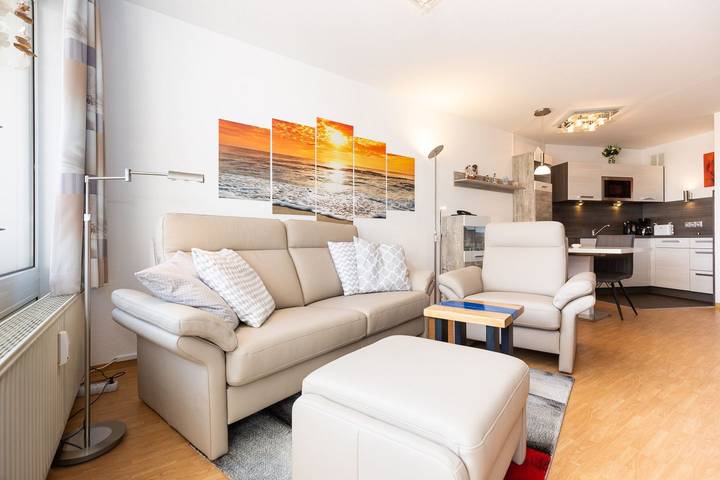 Ferienwohnung für 3 Personen, mit Balkon und Sauna sowie Whirlpool in Döse