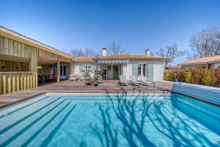 Maison d’hôte pour 6 personnes, avec jardin ainsi que terrasse et piscine