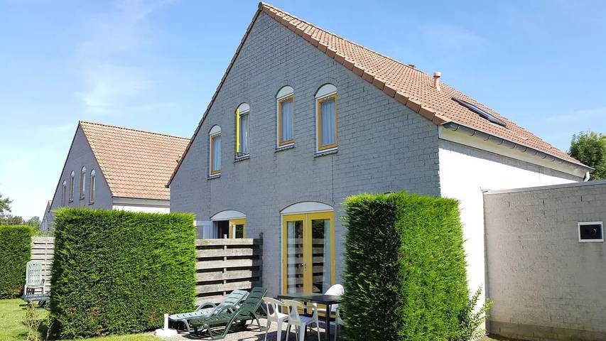 Ferienhaus für 6 Personen, mit Terrasse und Garten sowie Pool in Breskens