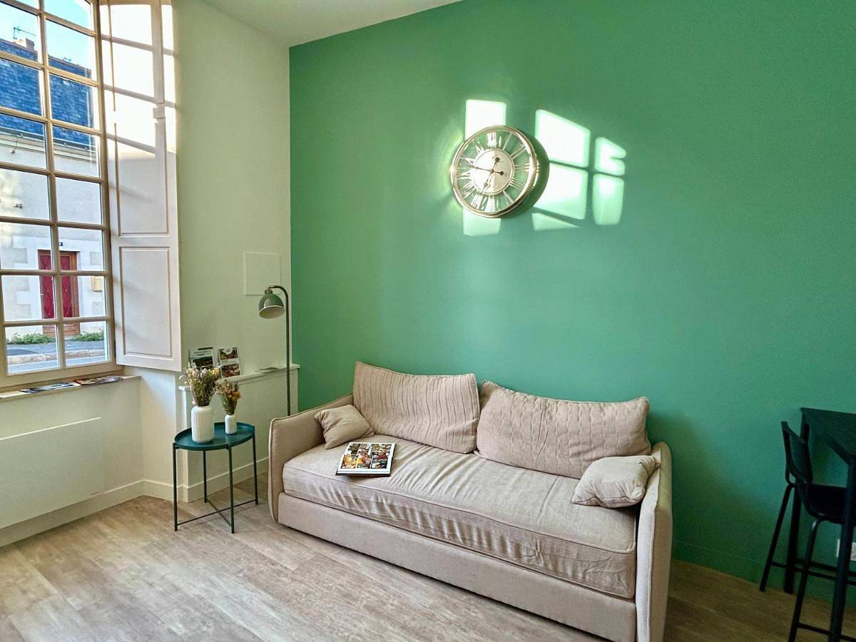 Appartement entier, One-Bedroom Apartment in Beaufort-en-Vallée, Région d'Angers