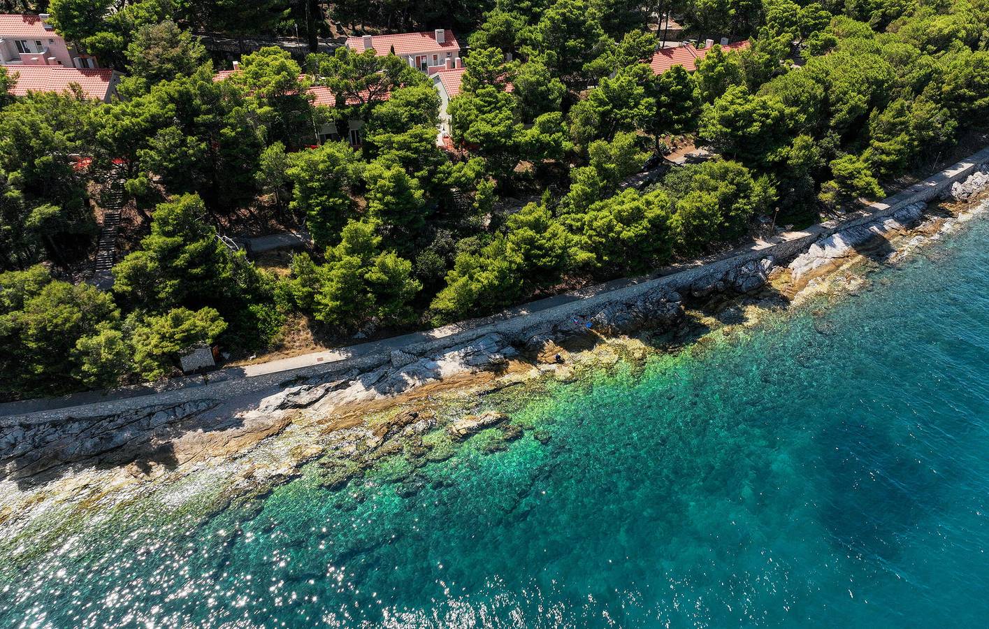 Ganze Ferienwohnung, Reizendes Apartment mit Meerblick, Terrasse und Parkplatz in der Nähe des Strandes V. Sabuša in Kukljica, Insel Ugljan