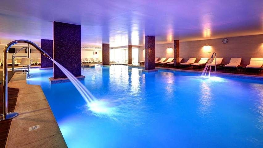 Hotel für 2 Personen, mit Balkon und Whirlpool sowie Terrasse und Garten in Sa Coma - 4