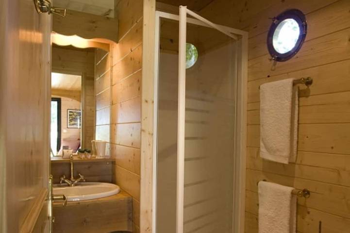 Gîte pour 4 personnes, avec jardin ainsi que terrasse et piscine à Roquecor - 3