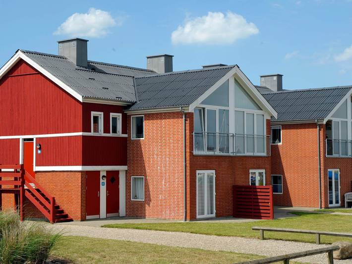 Ferielejlighed for 4 personer, med pool og terrasse, børnevenlig i Limfjorden