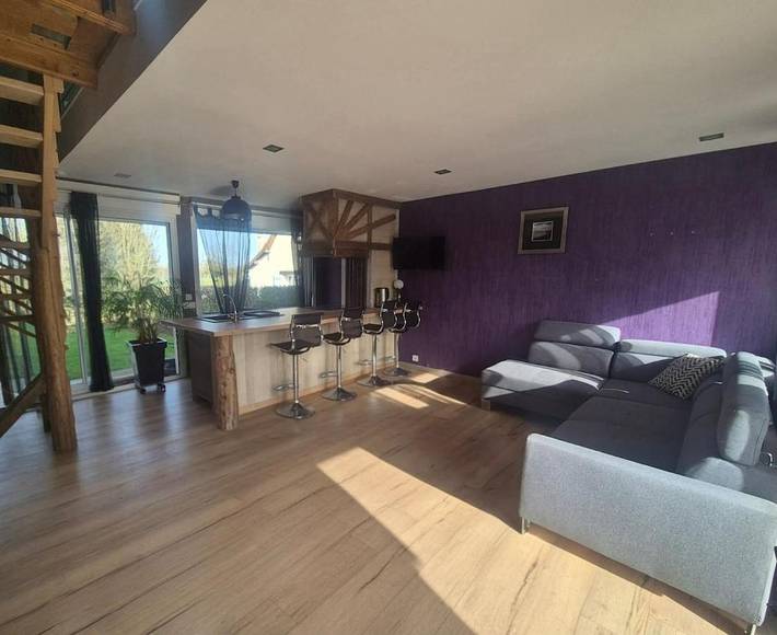 Gîte pour 4 personnes, avec terrasse et jardin à Esson