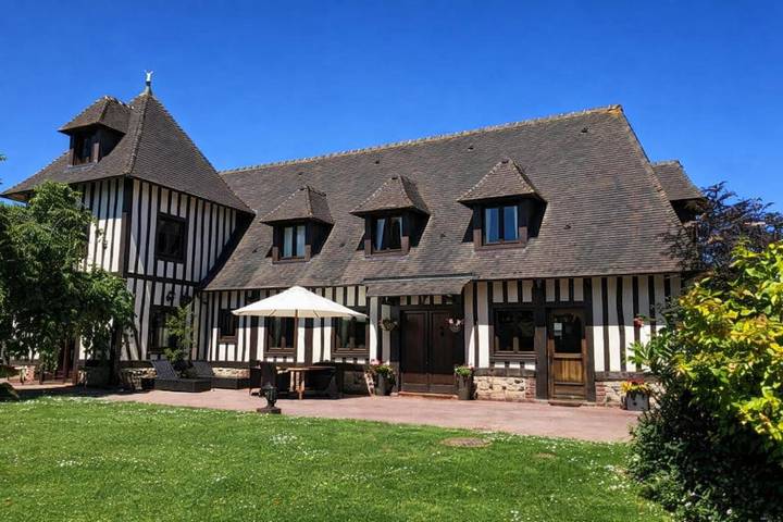 Location de vacances pour 6 personnes, avec jardin et vue, animaux acceptés à Octeville-sur-Mer