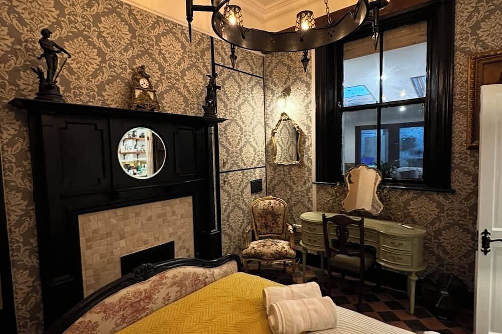 Castle Room @ The Royal Lodge Dublin in Dublin, Comté de Dublin