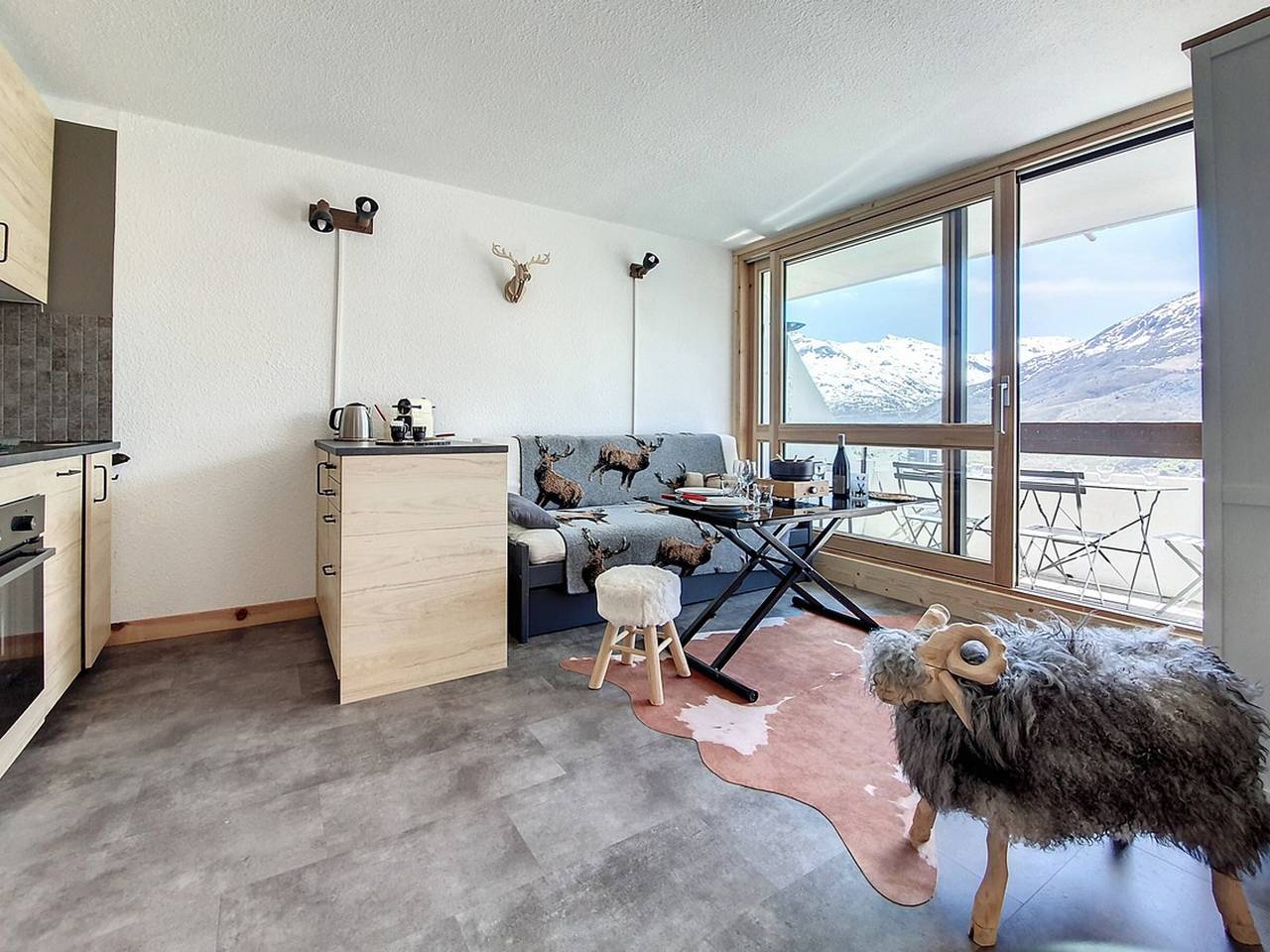 Ganze Wohnung, Modernes 3-Zimmer-Apartment, Ski-in/Ski-out, Balkon, außergewöhnliche Aussicht in Les Menuires, Saint-Martin-de-Belleville