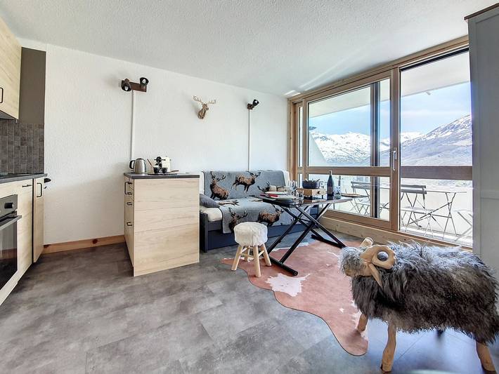 Ganze Wohnung, Modernes 3-Zimmer-Apartment, Ski-in/Ski-out, Balkon, außergewöhnliche Aussicht in Les Menuires, Saint-Martin-de-Belleville
