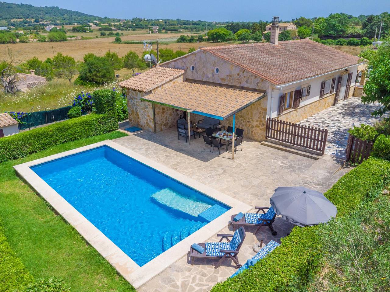 Villa Fernando - Bonita casa de campo con piscina y jardín privados. Wifi Gratis in Manacor, Mallorca Este