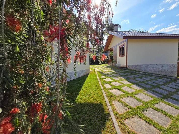 Gîte pour 3 personnes, avec jardin ainsi que vue et terrasse, animaux acceptés