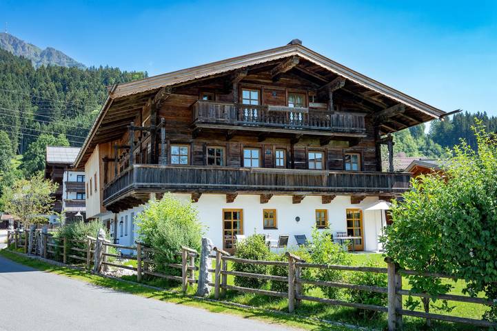 Ferienwohnung für 4 Personen, mit Terrasse und Garten in Oberndorf in Tirol