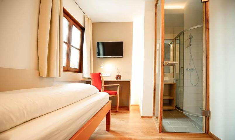 Hôtel pour 3 personnes, avec sauna ainsi que balcon et vue à Schlierbach - 2