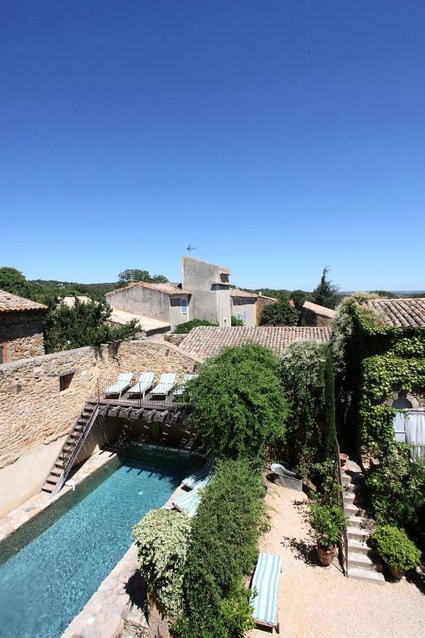Chambre d’hôte pour 3 personnes, avec Terrasse et Jardin ainsi que Piscine et Vue
