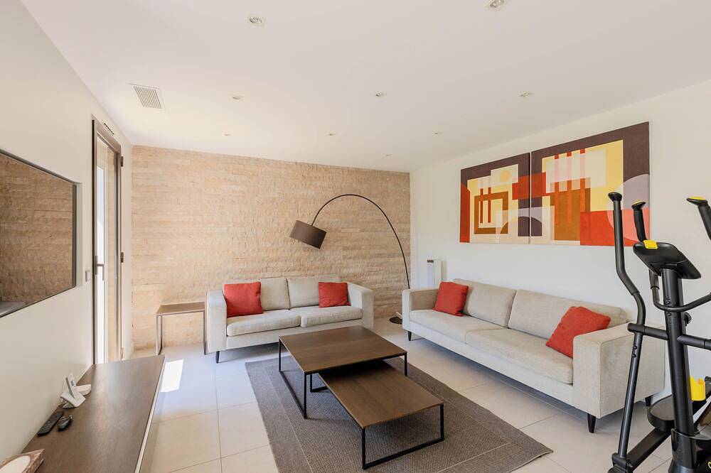 Villa 5* avec piscine privative dans domaine prestigieux in Villeneuve-Loubet, Côte méditerranéenne (France)