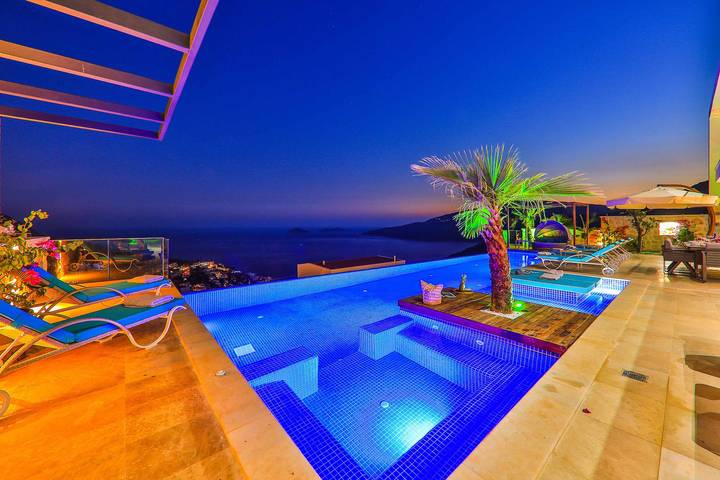 Villa für 8 Personen, mit Balkon - 1