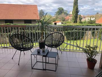Gîte pour 2 personnes, avec jardin dans Pizancon