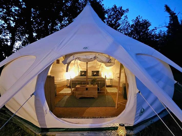 Location de vacances pour 4 personnes, avec vue ainsi que piscine et jardin à Madranges - 3