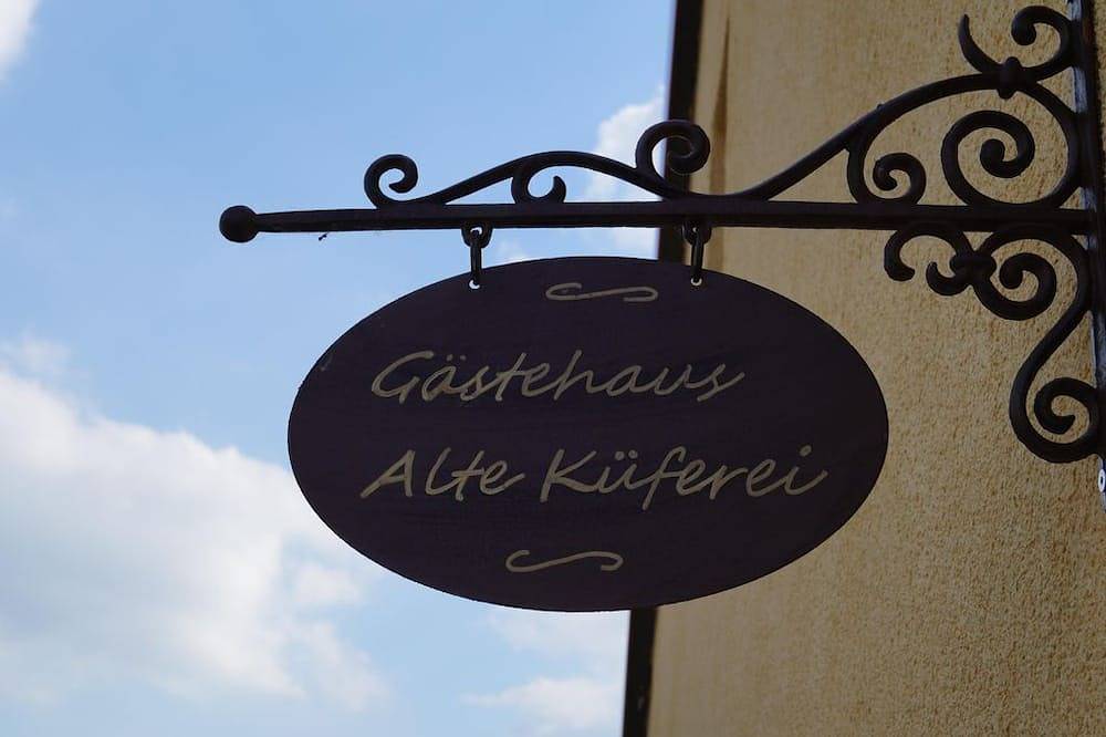 Gästehaus Alte Küferei - Ferienhaus, 3 Schlafräume, W-Lan kostenlos in Dienheim, Landkreis Mainz-Bingen