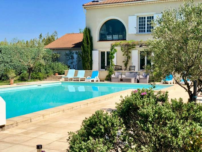 Chambre d’hôte pour 2 personnes, avec Terrasse et Jardin ainsi que Piscine et Vue à L'Isle-sur-la-Sorgue
