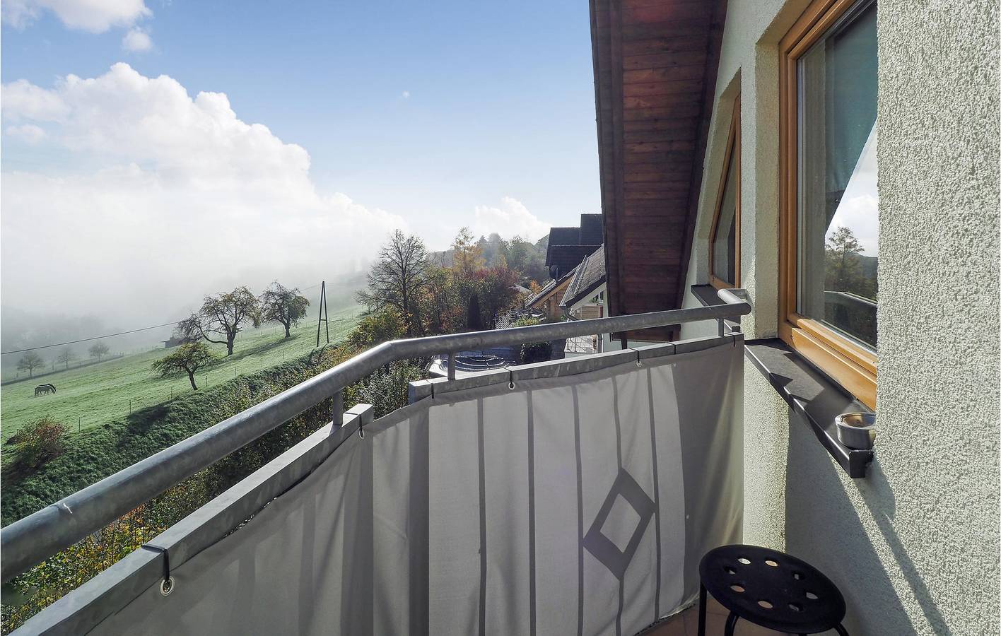 Entire holiday apartment, Cozy 85 m² Apartment with Baby Bed, TV & Parking, 2km to City in Kemmenau, Lahn-Taunus