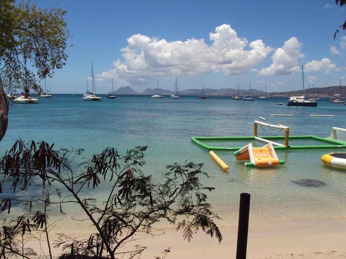 Gîte pour 4 personnes, avec jardin ainsi que piscine et terrasse dans Office de Tourisme de Sainte Anne