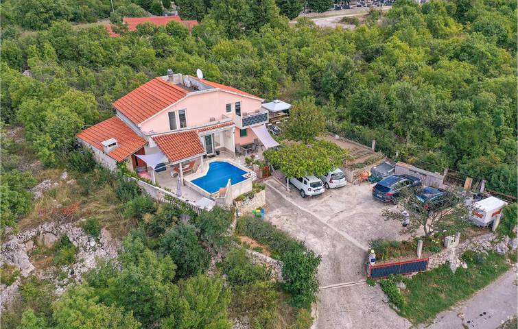 Ganze Ferienwohnung, Modernes Apartment in der Nähe des Stadtzentrums von Labin mit Pool und Terrasse in Labin (Split), Split-Dalmatien