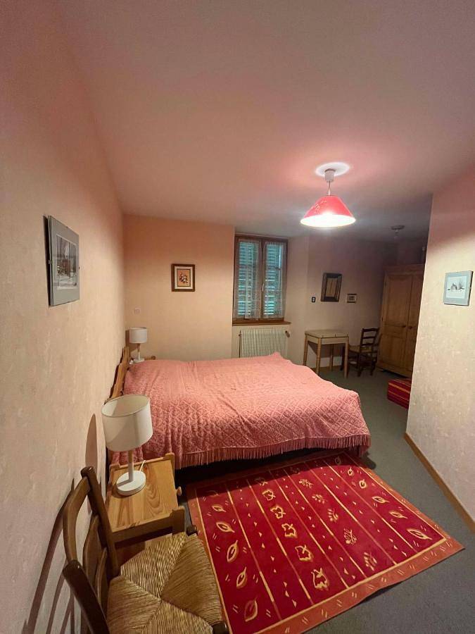 Gîte pour 11 personnes à Rochejean - 2