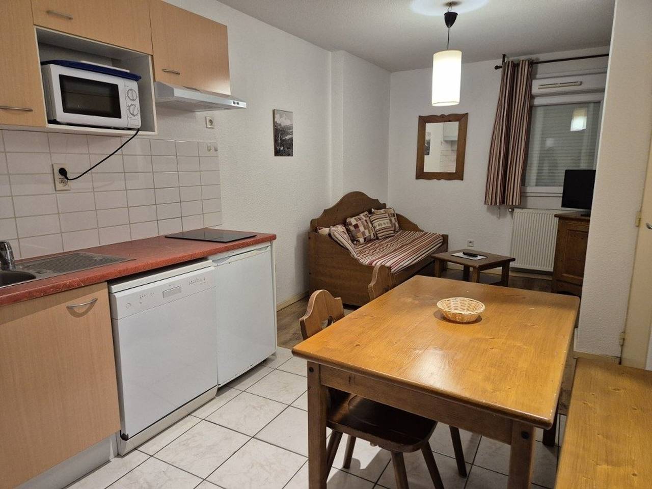 Apartamento entero, Apartamento T2 con Terraza y Parking en Cauterets in Cauterets, Parque nacional de los Pirineos