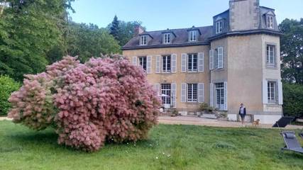 Gîte pour 4 personnes, avec jardin ainsi que vue et terrasse à Pleyber-Christ