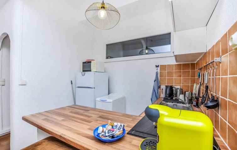 Appartement de vacances entier, Charmant appartement avec AC, WiFi et parking, 100m de Barjols in Barjols, Région de Brignoles