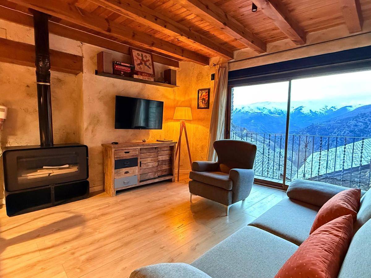 Three-Bedroom House in Port Ainé, Rialp