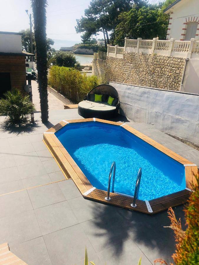 Location de vacances pour 10 personnes, avec vue et jardin ainsi que piscine et sauna dans Plage des Nonnes - 3