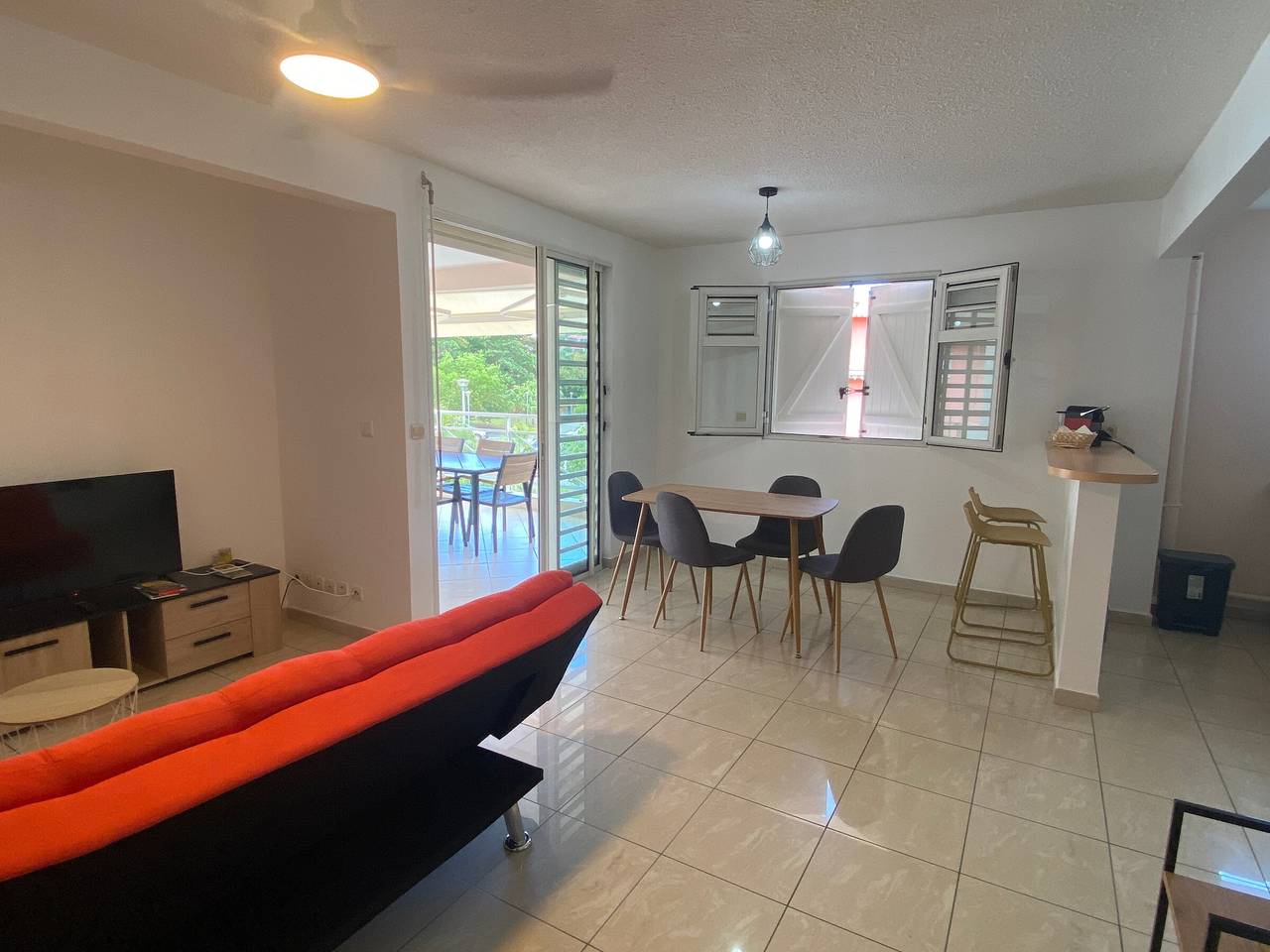 Apartamento entero, Apartamento 2 dormitorios - Playa cerca y piscina in Les Trois-Îlets, Martinica