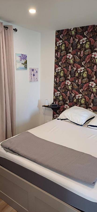 Location de vacances pour 2 personnes, avec jardin et terrasse à Fay-les-Étangs - 3