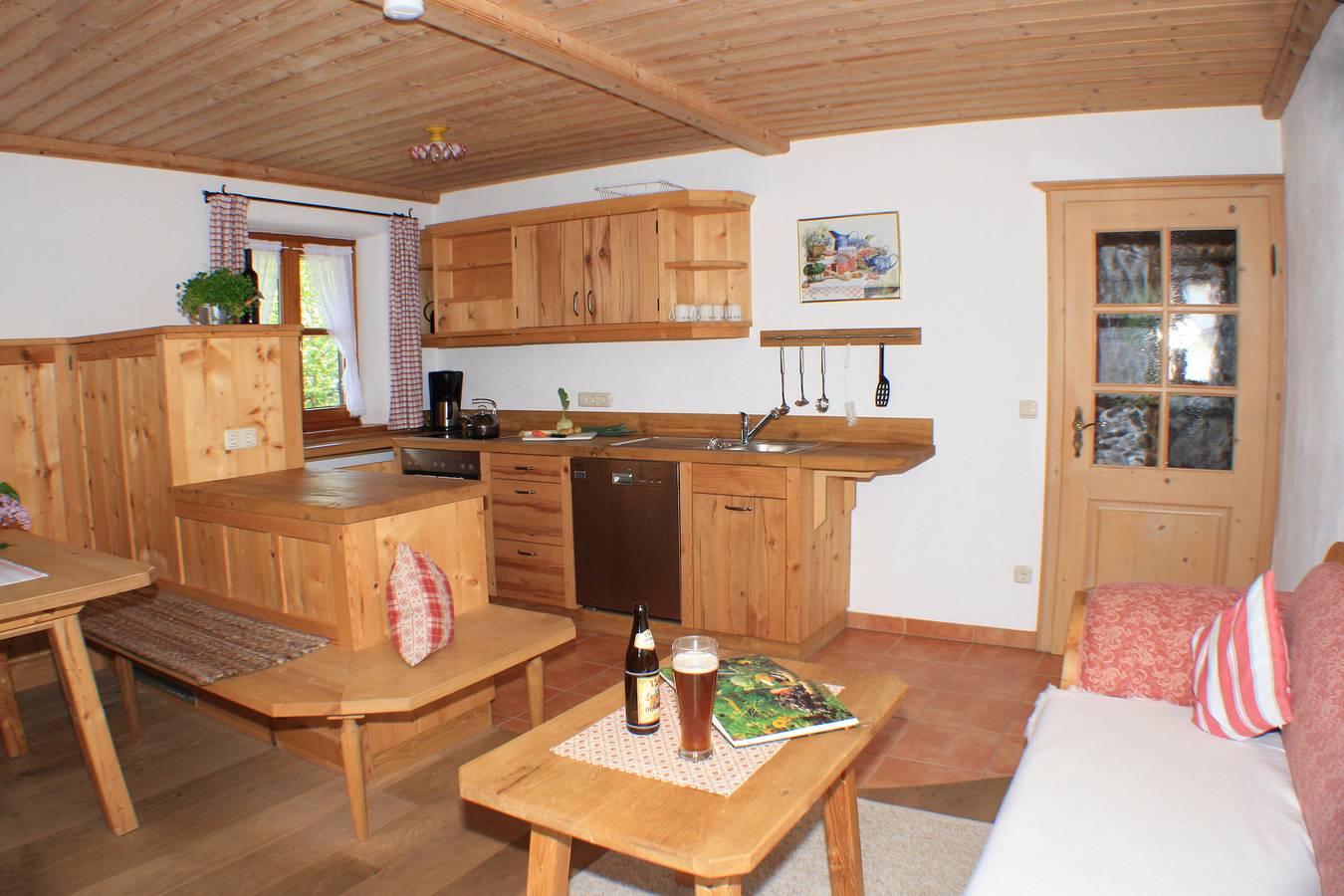 Bergbauernhof Simmerl - Ferienwohnung Wilder Kaiser im Zuhäusl 72 qm mit drei Schlafzimmer und Balkon in Aschau im Chiemgau, Bayerische Alpen
