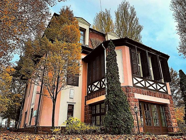 Ferienhaus für 16 Personen, mit Balkon und Terrasse sowie Garten und Sauna