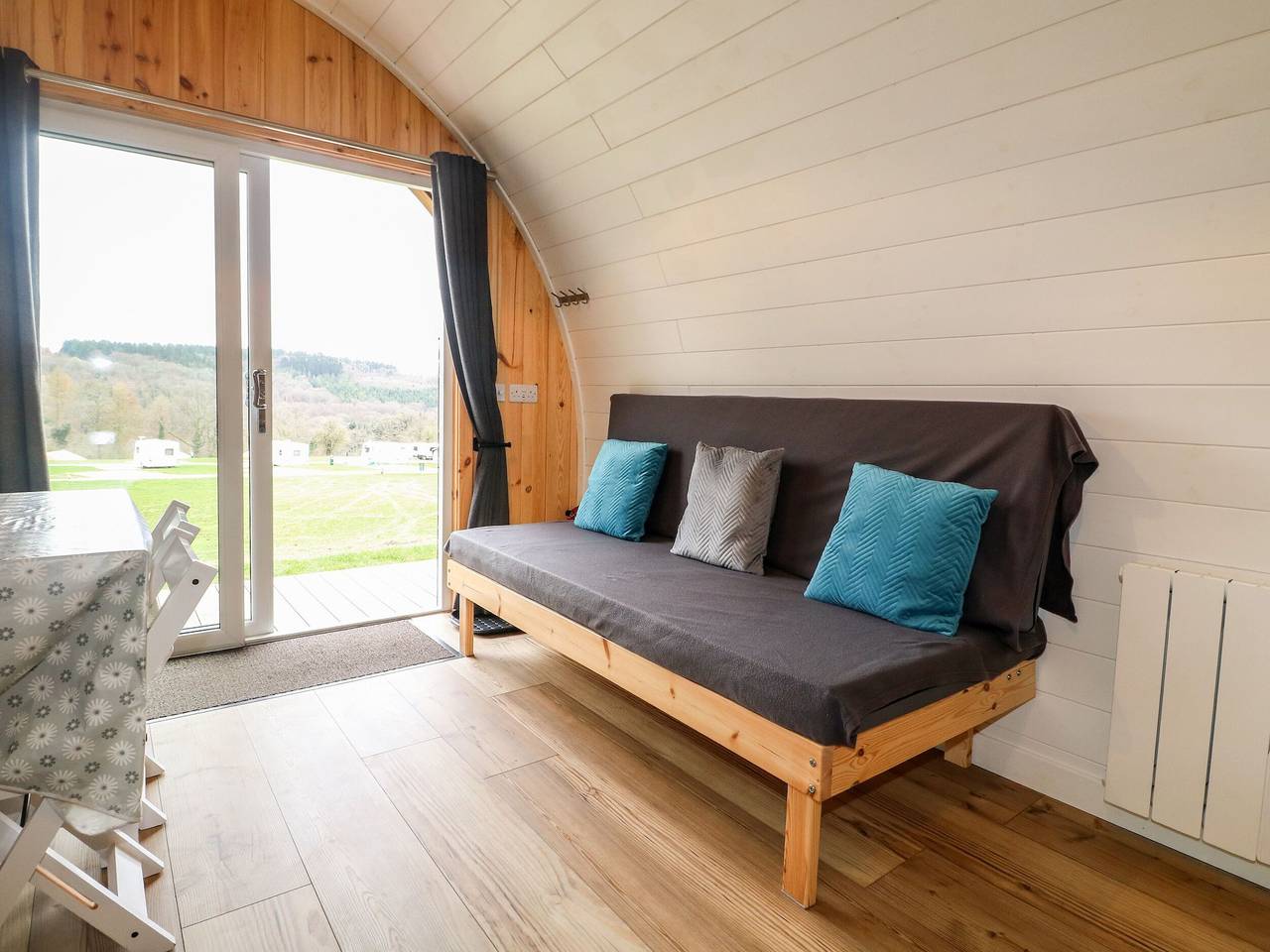 Bracelands - Deluxe Pod 10 in Gloucestershire