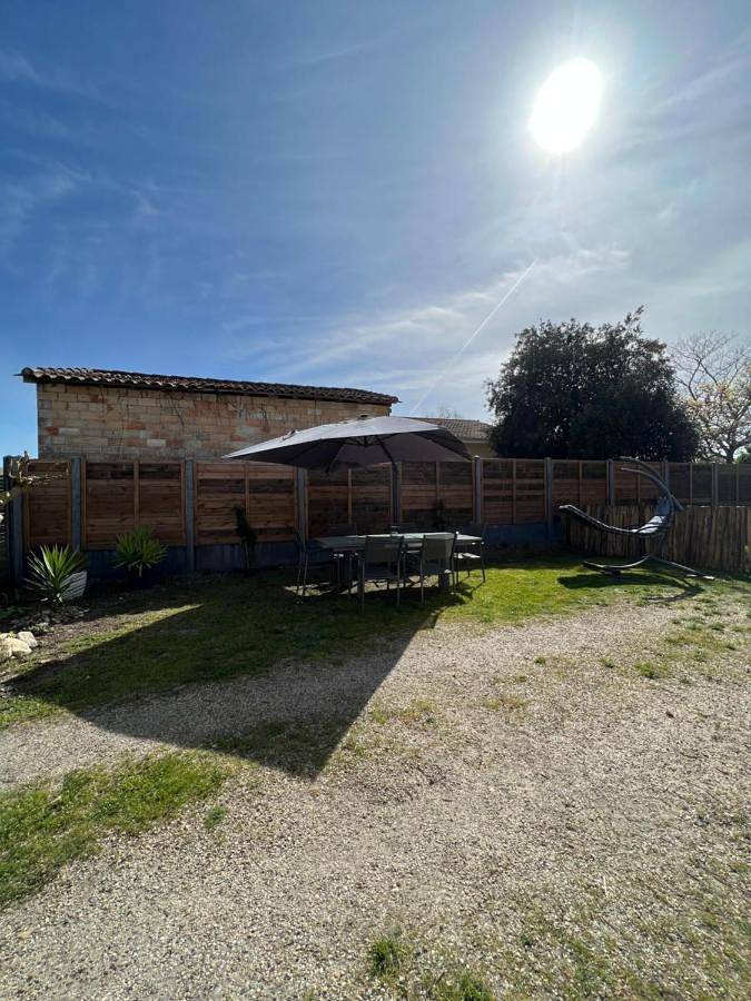 Location de vacances pour 7 personnes, avec jardin à Cussac-Fort-Médoc - 2