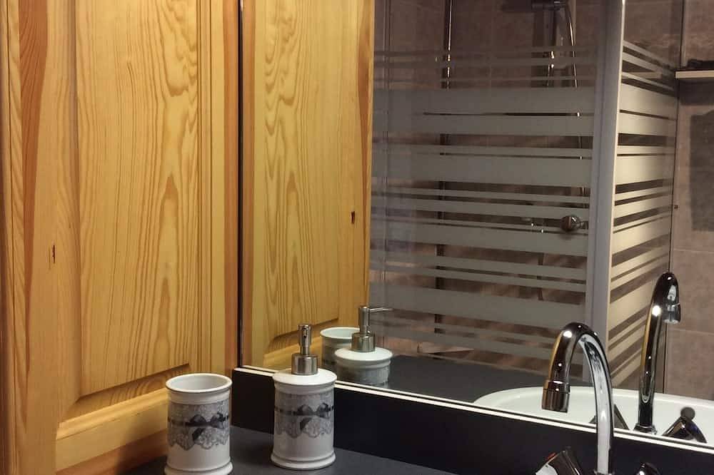 La petite maison dans la prairie in Saint-Gal, Massif central