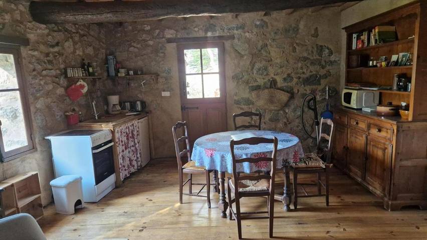 Location de vacances pour 5 personnes, avec vue et jardin, animaux acceptés à Fraissé-des-Corbières - 2