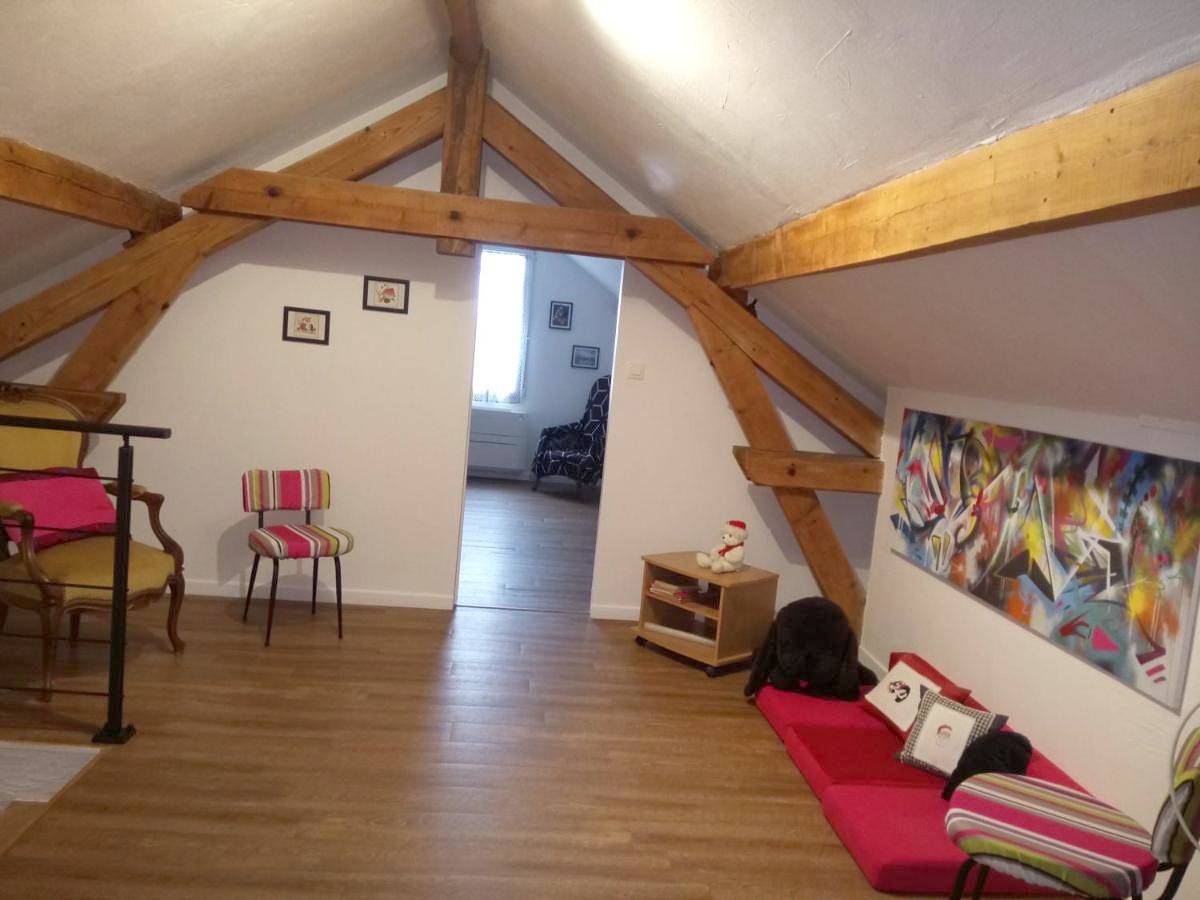 Double Room with Private External Bathroom in Cazères, Haute-Garonne